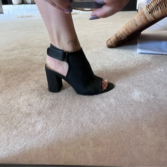 Domatia Peep toe shooties - Picture 3 of 10